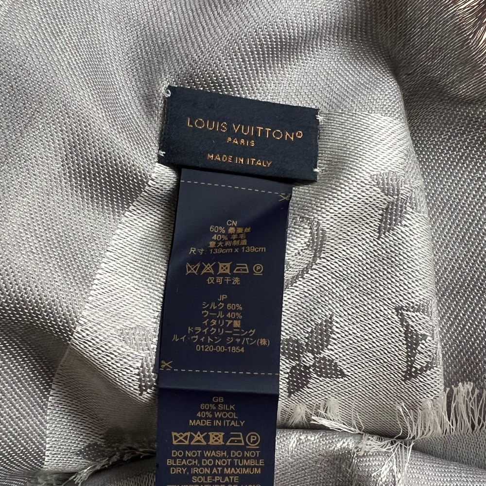 Louis Vuitton Monogram Denim Shawl - Picture 3 of 4